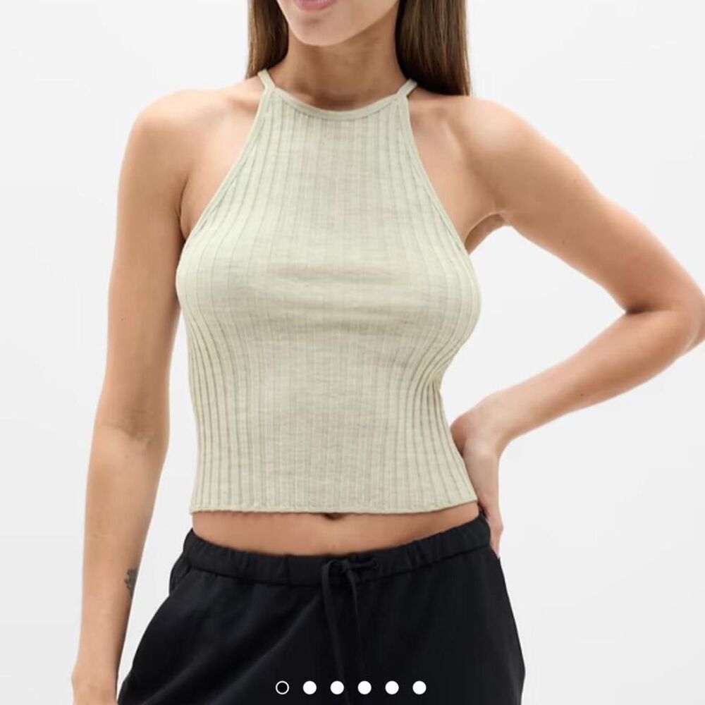 Athleta Women's Cream and Green Crop-top